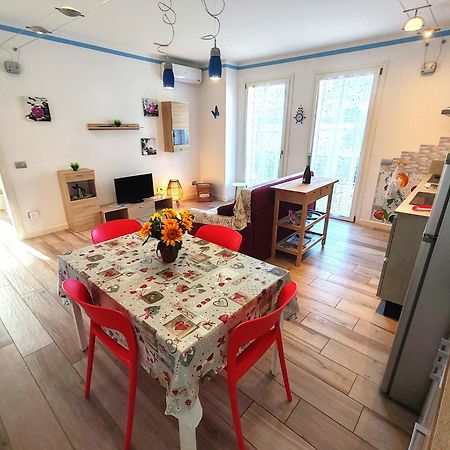 Butterfly Apt In Suna With Garage แวร์บาเนีย ภายนอก รูปภาพ