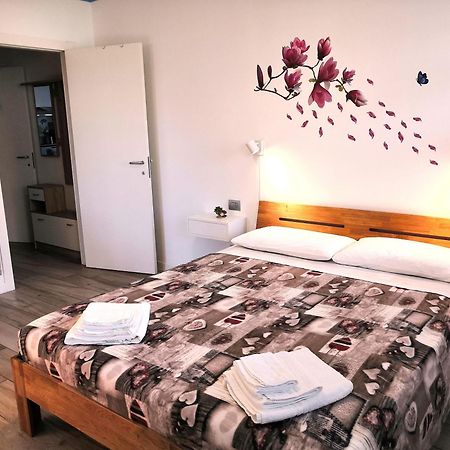 Butterfly Apt In Suna With Garage แวร์บาเนีย ภายนอก รูปภาพ