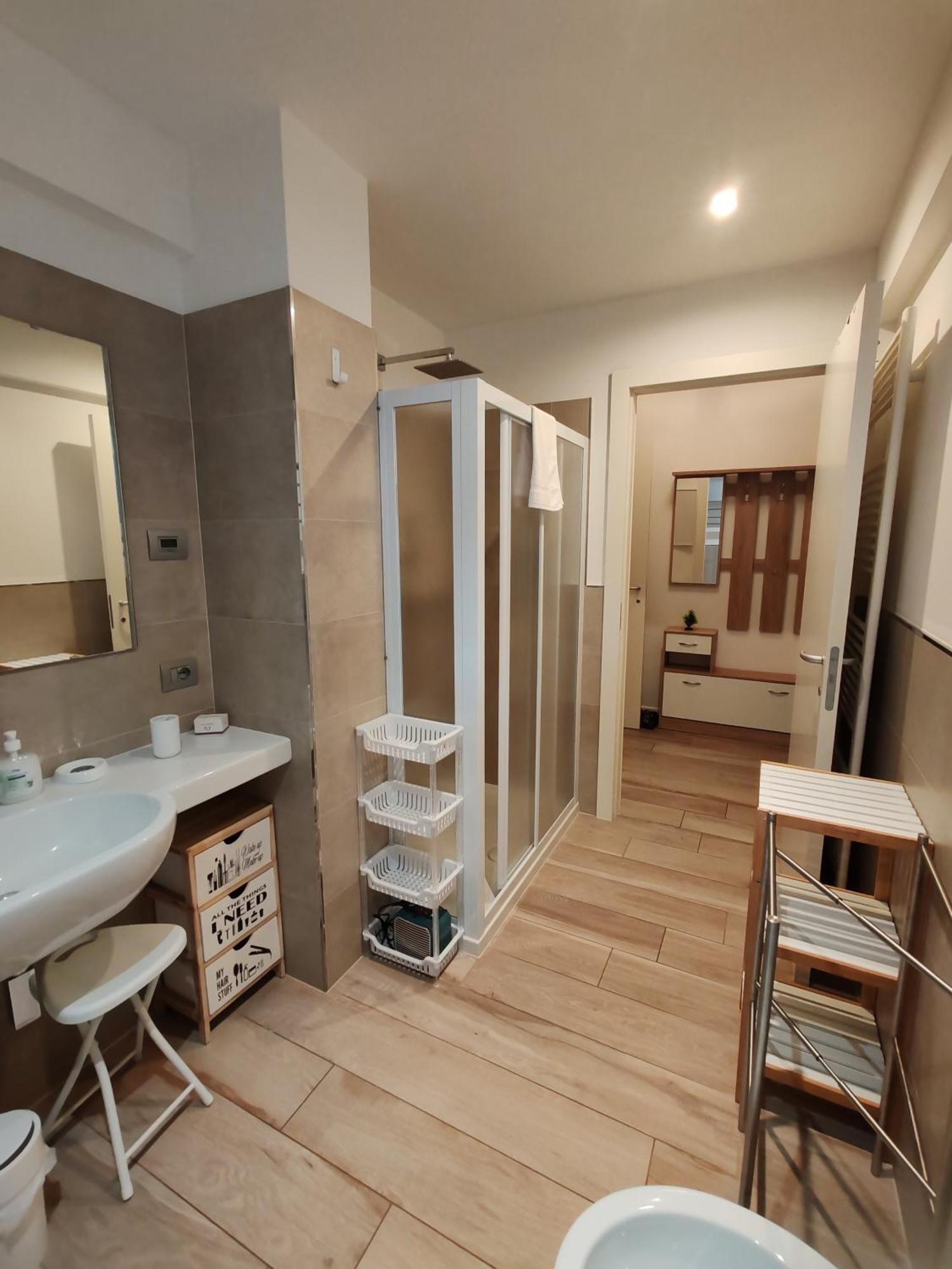 Butterfly Apt In Suna With Garage แวร์บาเนีย ภายนอก รูปภาพ