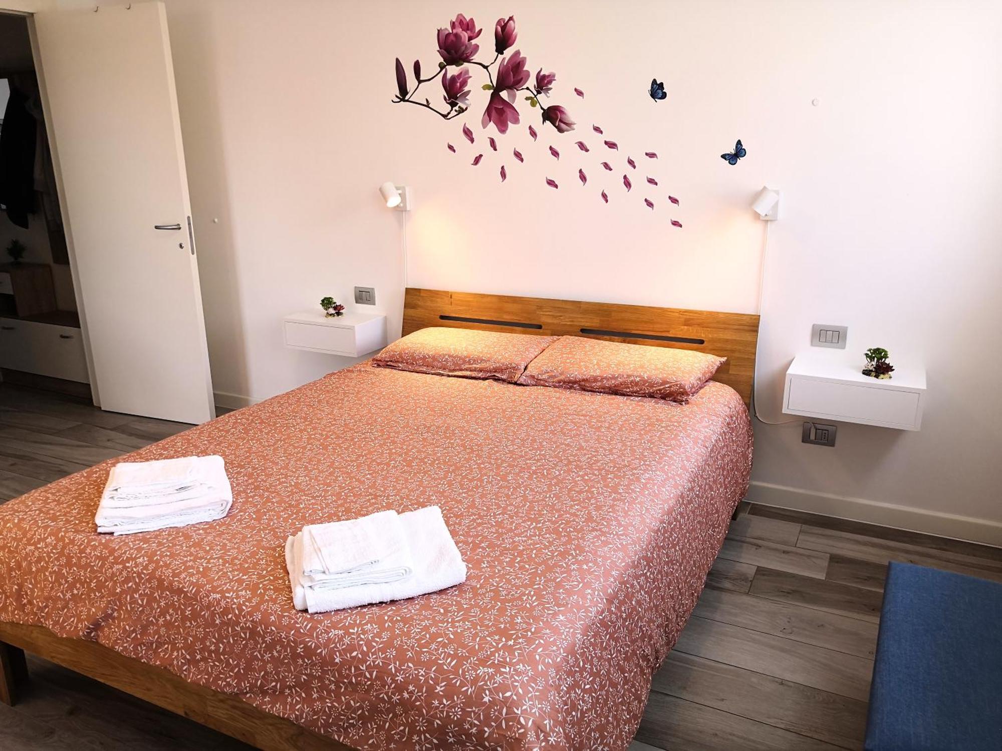 Butterfly Apt In Suna With Garage แวร์บาเนีย ภายนอก รูปภาพ